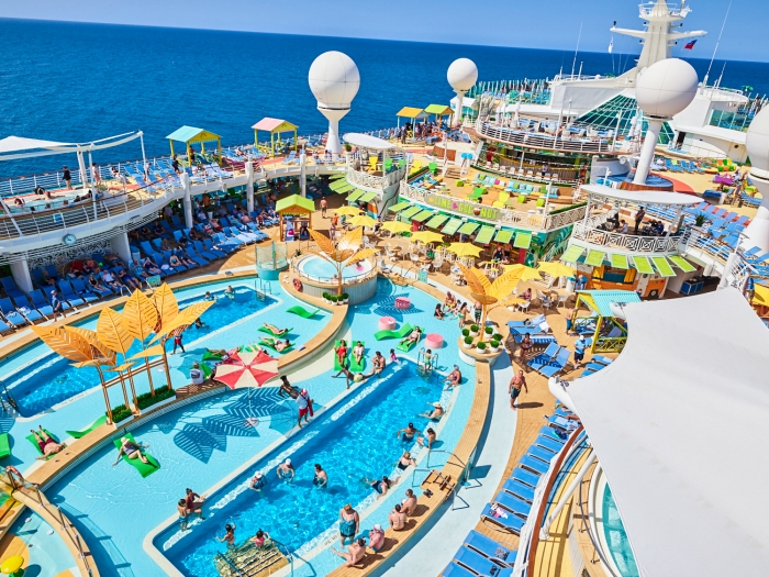 March 2019 - Navigator of the Seas’ Caribbean resort-style poolscape touts more pool for everyone – even a Splash Pad for tots – a new, signature bar, The Lime and Coconut; and tasty dining options Johnny Rockets Express and Mexican “street fare” at El Loco Fresh. 