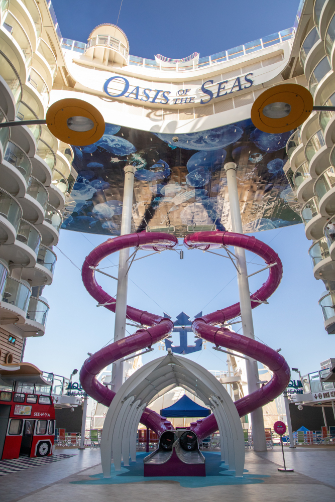 November 2019 – The amplified Oasis of the Seas brings the heart-pumping addition of the Ultimate Abyss, a 10-story test of courage and the tallest slide at sea. 