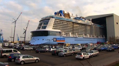Ovation of the Seas Docking Out Vinfographic