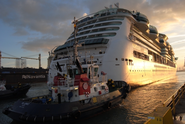 November 2012 - Royal Caribbean International's Serenade of the Seas enters the Navantia ship yard in Cadiz, Spain for its revitalization. The ship will recieve a variety of Oasis class amenities including new specialty dining venues, a new R bar as well as the Centrum aerial experience.