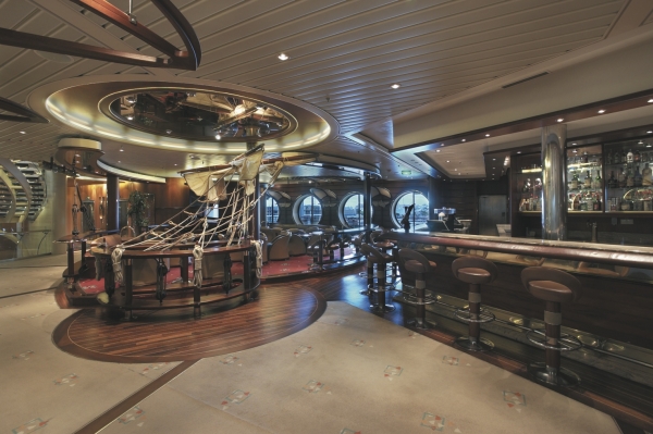 Schooner Bar onboard Explorer of the Seas