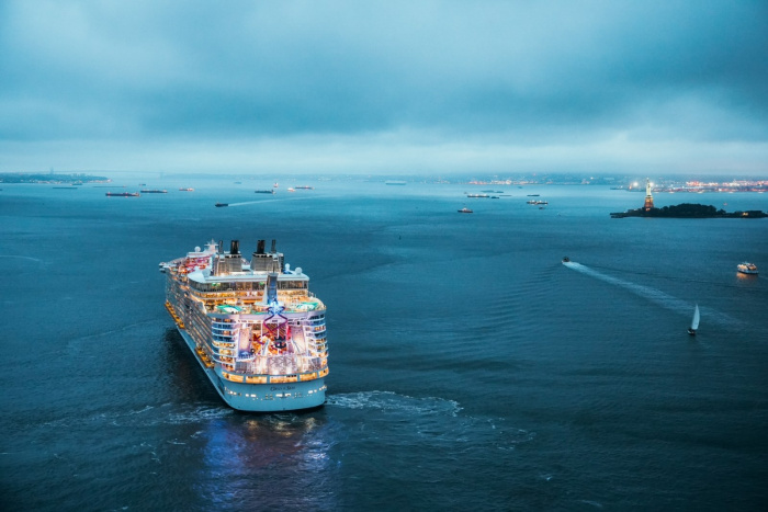 August 2021 – The iconic Oasis of the Seas setting sail from the New York area in advance of its Big Apple debut on Sept. 5. The game-changing ship will be the largest ever to call the region home.
