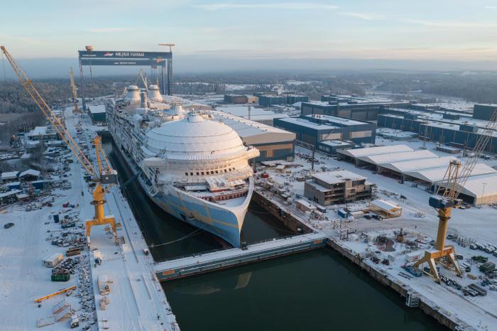 December 2022 – The world’s best family vacation is one step closer to its highly anticipated debut in January 2024. Royal Caribbean International’s Icon of the Seas reached its next major construction milestone at the Meyer Turku shipyard in Turku, Finland, when it was floated out of the dry dock and into its outfitting dock.