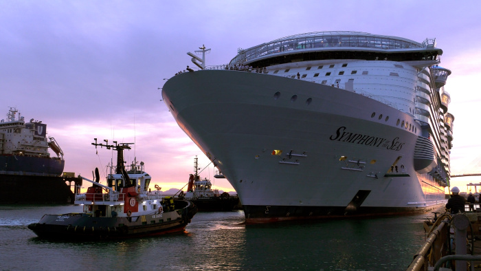 March 2023 – Symphony of the Seas arrives at the Navantia-Cadiz shipyard in Cadiz, Spain, for 21 days of scheduled dry dock maintenance ahead of its 2023 summer in Europe. Setting sail from Barcelona, Spain, every Sunday through Oct. 22, Symphony will make a summer splash with 7-night cruises to Palma de Mallorca, Spain; Marseille, France; La Spezia (Florence/Pisa), Civitavecchia (Rome), and Naples (Capri), Italy. Photo credit: Navantia