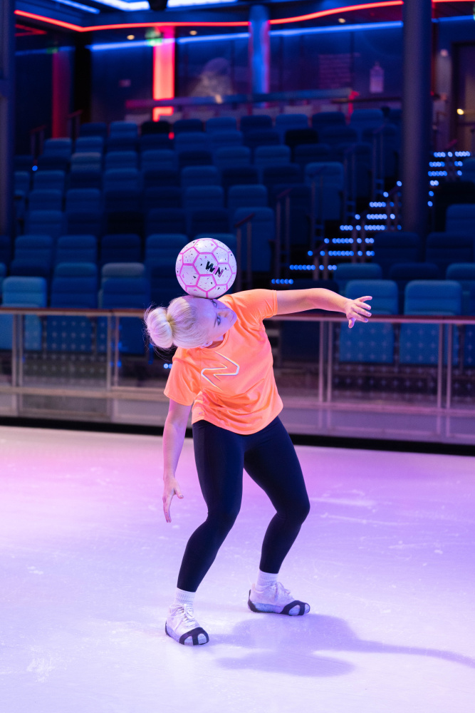 July 2023 – Renowned freestyle football world champion and world record-holder Liv Cooke keeps a cool head while taking on new adventures with Royal Caribbean International at the Studio B ice-skating rink on board the cruise line’s Symphony of the Seas.