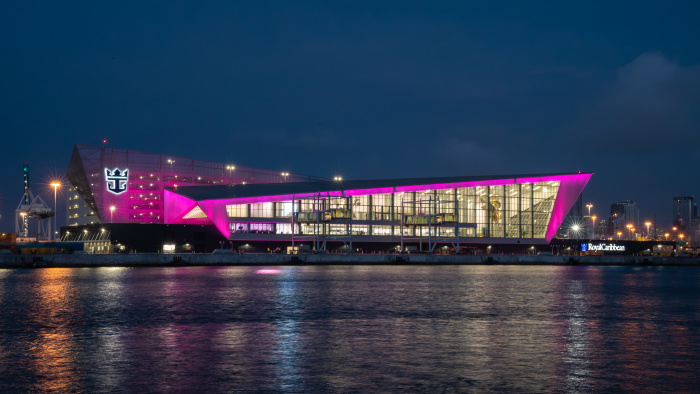 July 2023 – Cheering on Inter Miami CF ahead of its new era and first Leagues Cup match tonight, Royal Caribbean International put on an epic light display. The Club’s signature pink color shined bright from the cruise line’s state-of-the-art Terminal A alongside its ship, Freedom of the Seas, displaying the iconic #10 as it arrived at PortMiami. Bringing to life Inter Miami’s motto, “Freedom to Dream,” the moment also marks the Club’s first game with two new renowned soccer icons on the team.