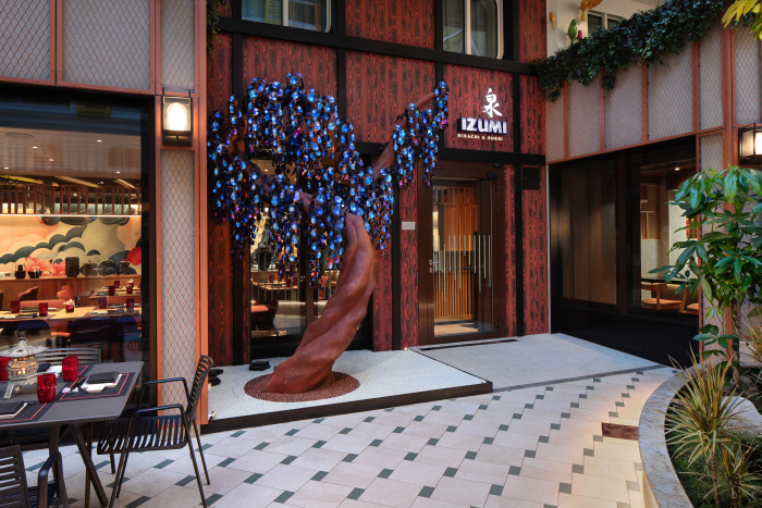 Izumi is the spot for sushi and hibachi on Royal Caribbean’s Star of the Seas. The restaurant also features Izumi in the Park, an all-day window for fresh sushi and desserts to go in the signature Central Park neighborhood.  