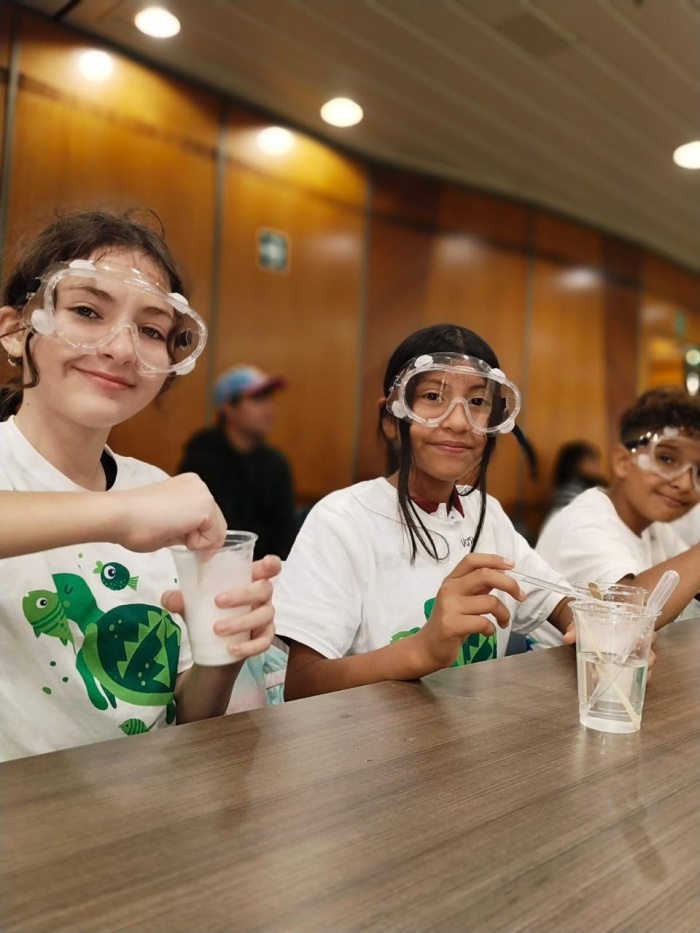 Students in Mahahual, Mexico, take part in Royal Caribbean’s Royal Voyagers Program—an immersive ship-visit experience where nearly 700 local children explored maritime careers, ship operations, and sustainability through guided tours and hands-on learning onboard.