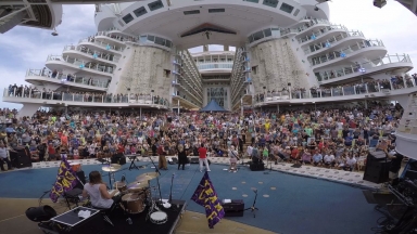 Duet of Bonnie Tyler & DNCE on Oasis of the Seas