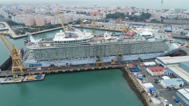 

Oasis of the Seas Construction Aerials B-roll

